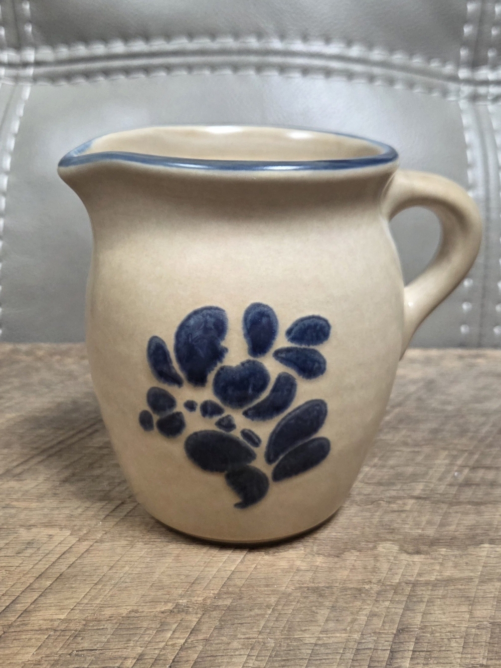Vintage Pfaltzgraff USA Folk Art Stoneware Creamer Pitcher 024, Tan & Cobalt B1M